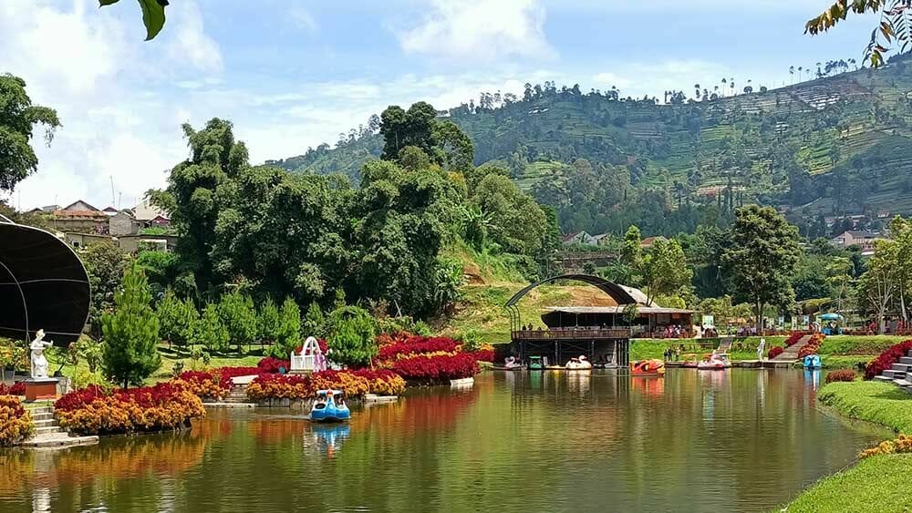 Tiket masuk ke lokasi
