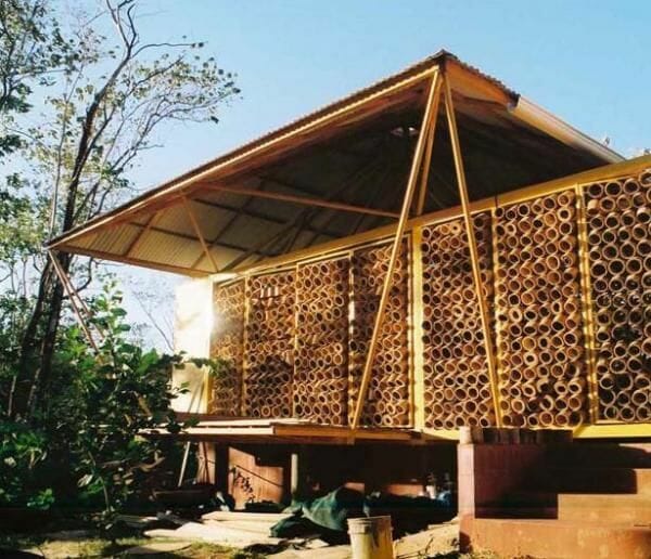 Rumah bambu kokoh dan mampu menahan gempa