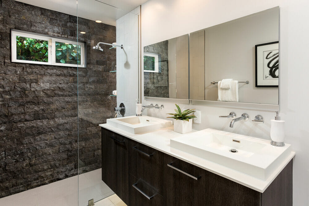 desain kamar mandi nuansa batu alam