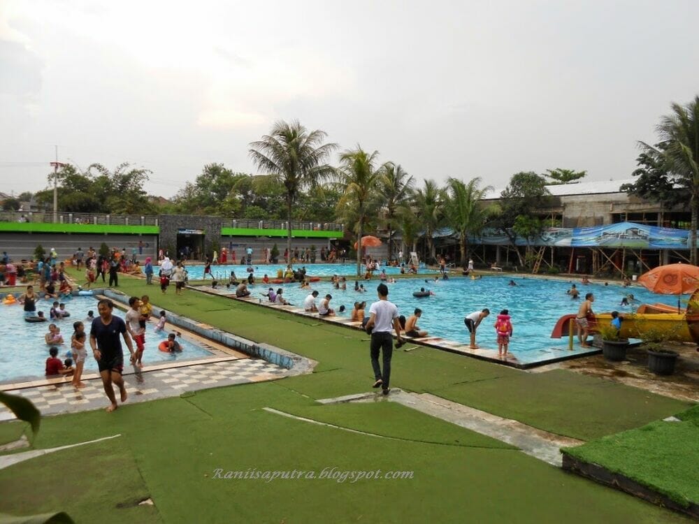 kolam renang zamzam tirta-ciomas