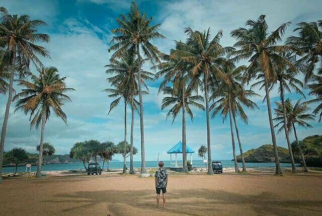 Pantai Srau Pacitan