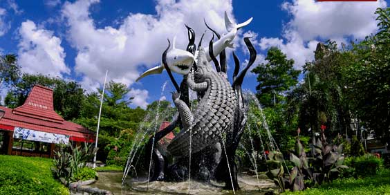 Monumen Surabaya