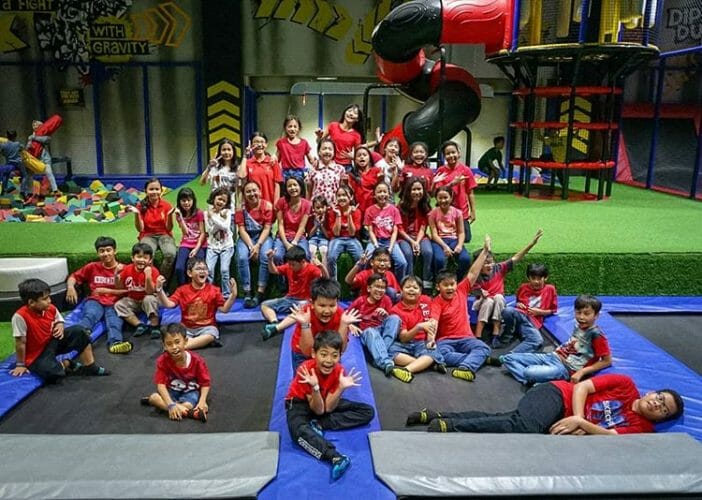 tempat wisata dekat stasiun bandung AMPED Trampoline Park Bandung