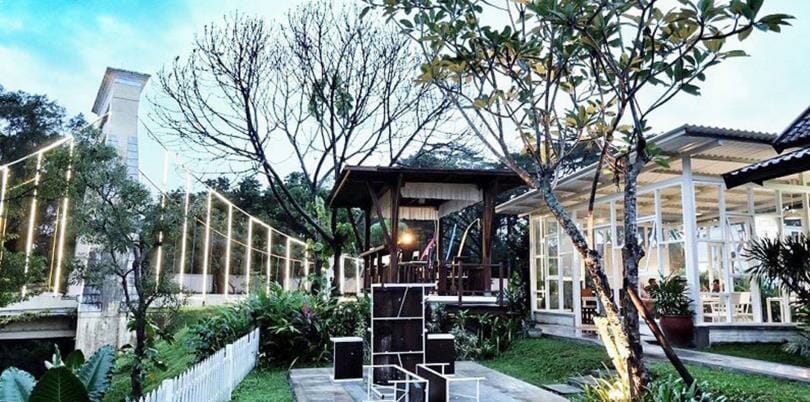 BataButi Caffee House