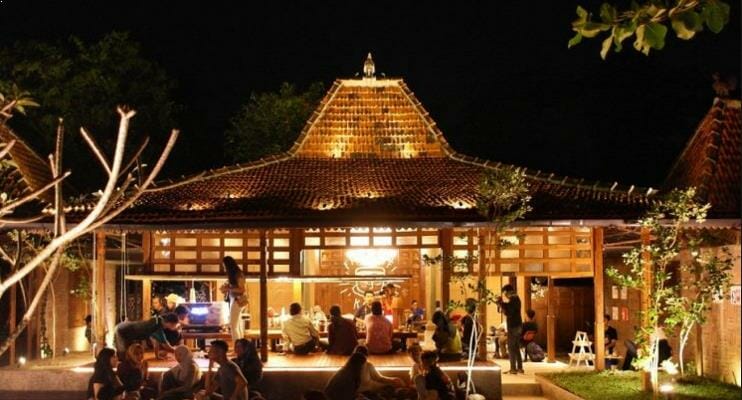 Filosofi kopi jogja malam hari