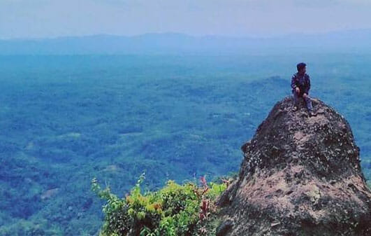 Gambar-Bukit-Watu-Geong
