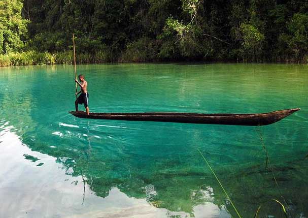 Gambar Wisata Danau Ayamaru