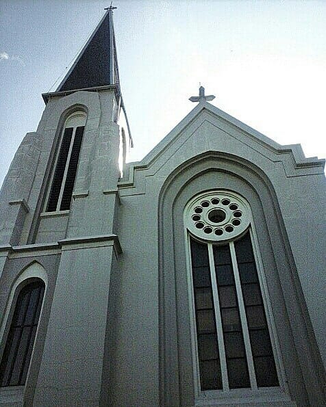 tempat wisata dekat stasiun bandung Katedral Santo Petrus
