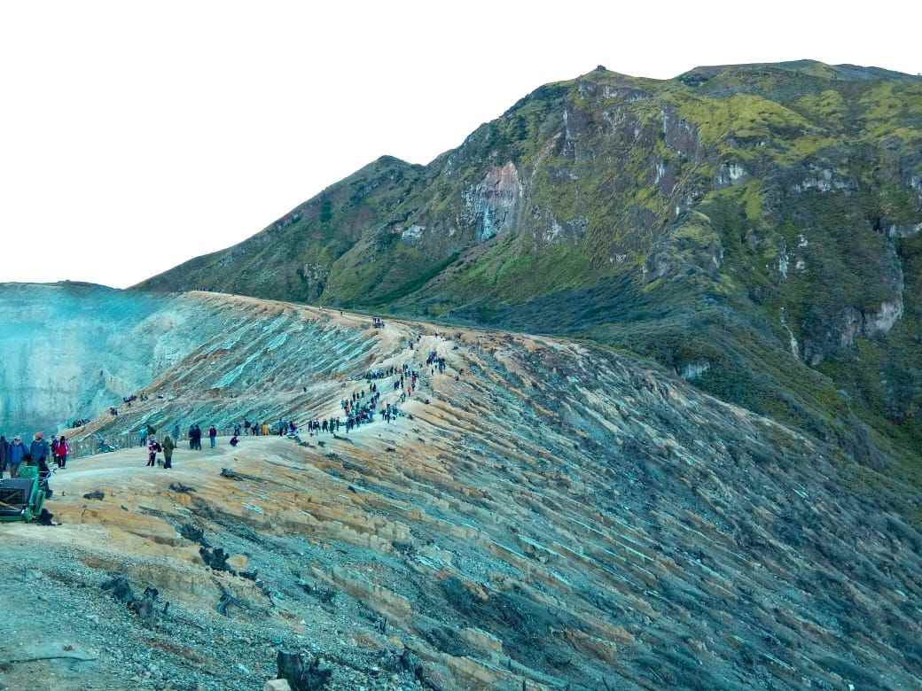 Mendaki Gunung Ijen Banyuwangi