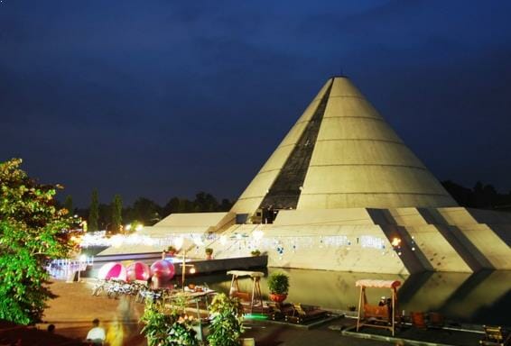 Keindahan Monumen Jogja Kembali