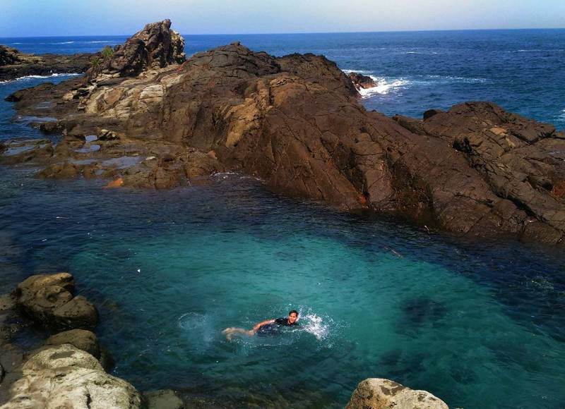 Rasakan Sensasinya Berenang Di Kolam Tepi Pantai Wediombo