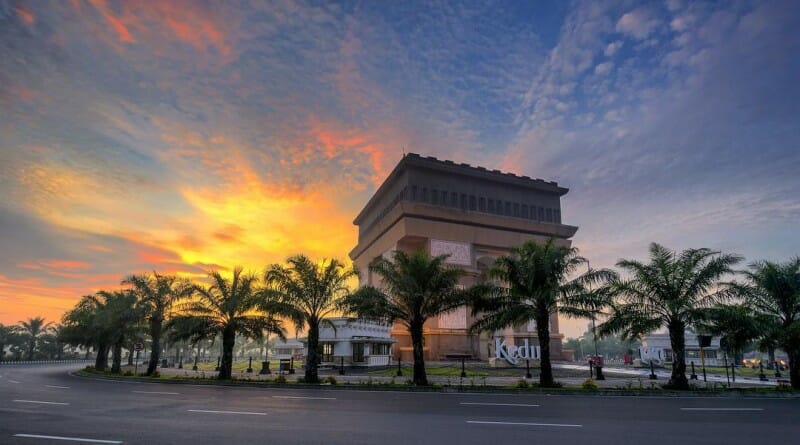 Simpang Lima Gumul Kediri