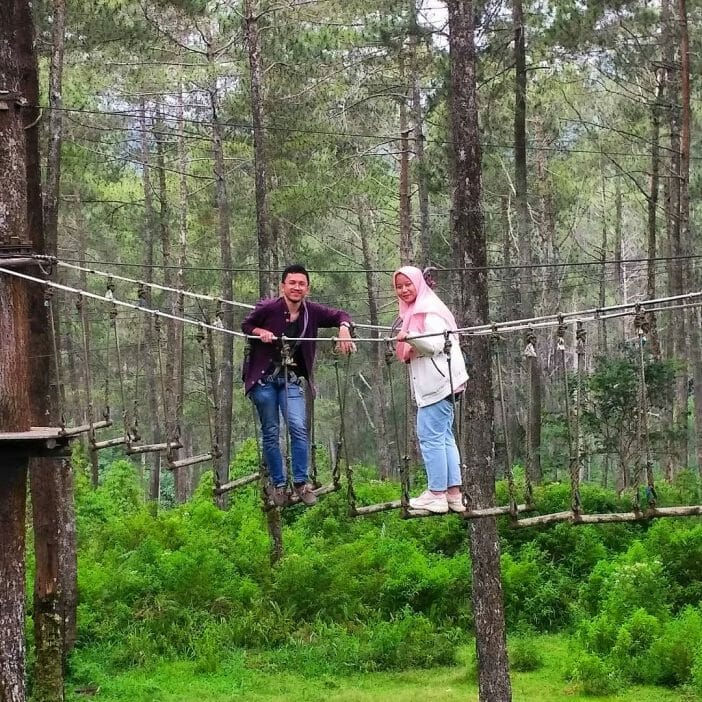 tempat wisata bandung - bandung treetop adventure park