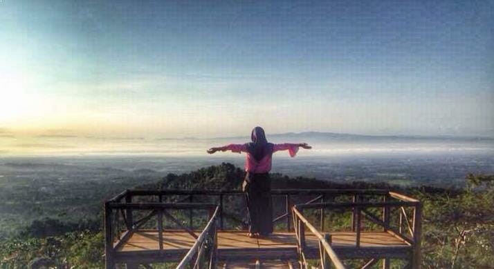 bukit cinta tranggulasih