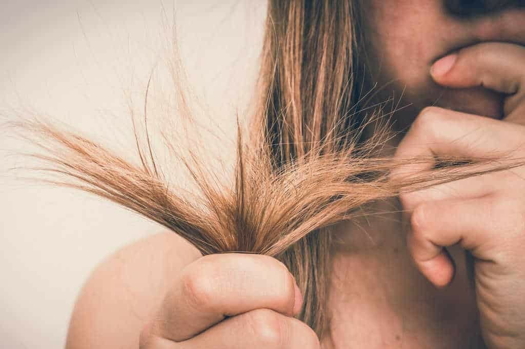 penyebab rambut kering