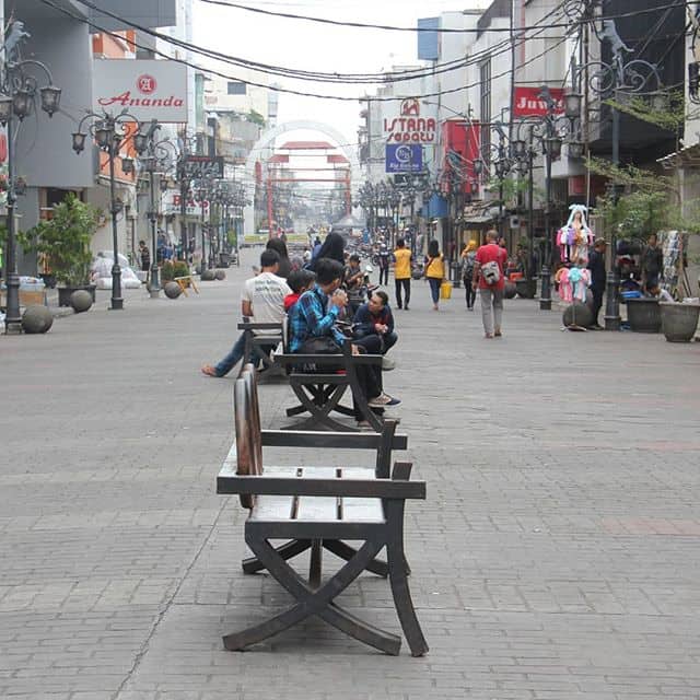 tempat wisata dekat stasiun bandung jalan dalem kaum