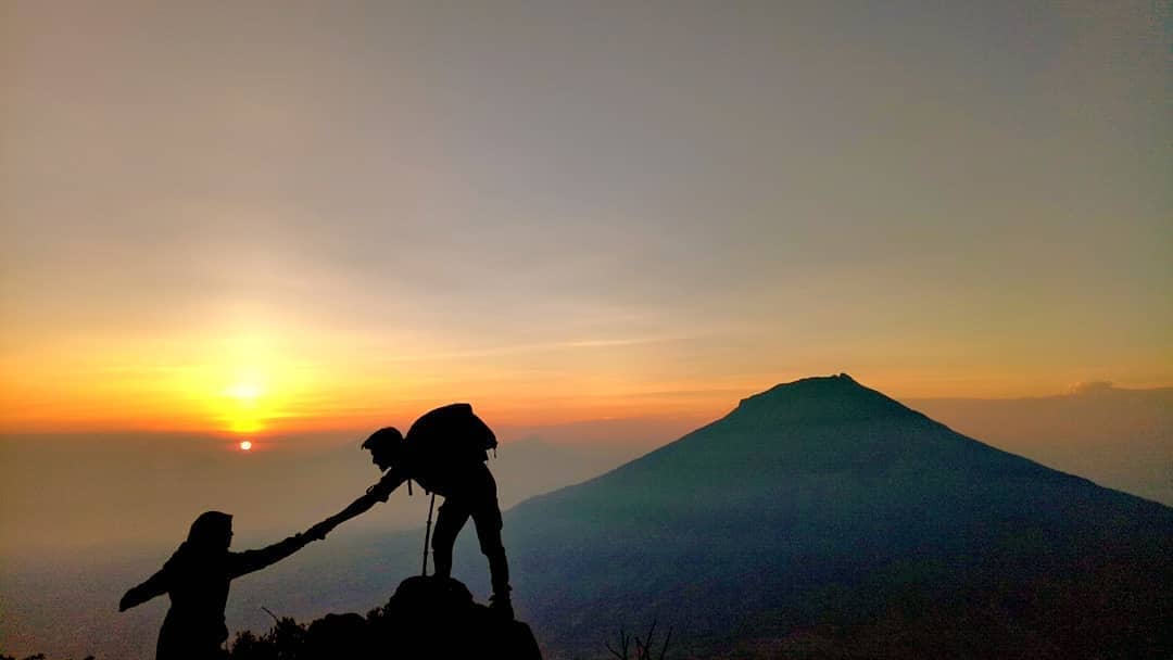 status gunung sindoro 2019