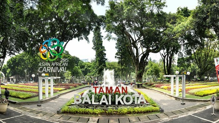 tempat wisata dekat stasiun bandung taman balai kota