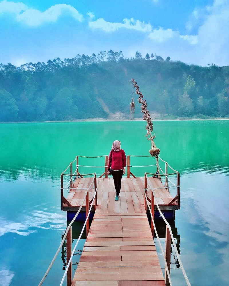telaga warna wonosobo