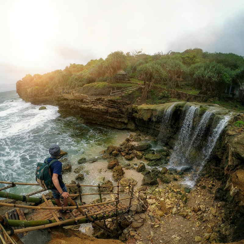 wisata pantai jogan