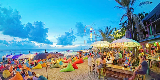 Pantai Double Six