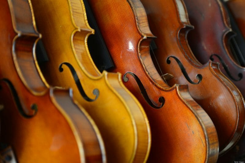 Beberapa contoh alat musik gesek