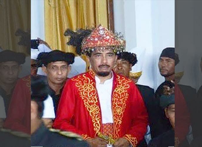 Manteren Lamo, Pakaian Adat Maluku
