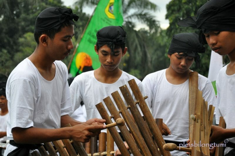 Mengenal Alat Musik Tradisional Calung Mengenal Alat Musik Tradisional Calung