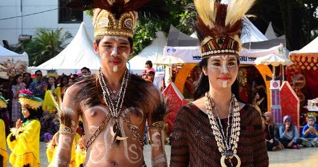 baju adat dari papua jenis pakaian traisional papua