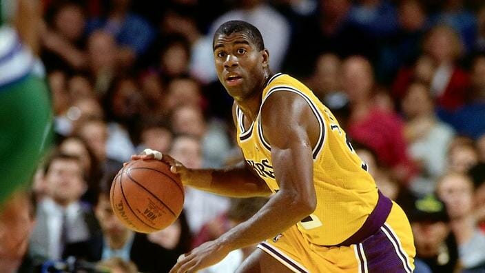 magic johnson magic johnson adalah pemain Lakers yang dianggap sebagai legenda dalam bola basket