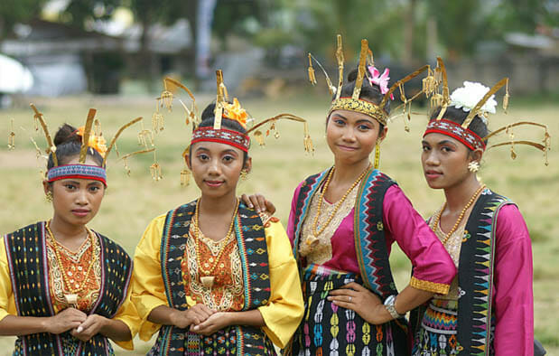 pakaian adat ntt