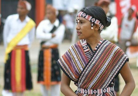 pakaian adat suku helong ntt