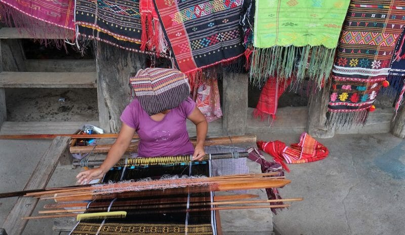 proses pembuatan ulos tahapan membuat ulos
