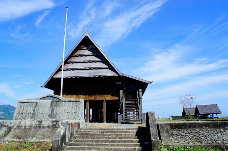 rumah tradisional sulawesi barat rumah khas sulawesi barat