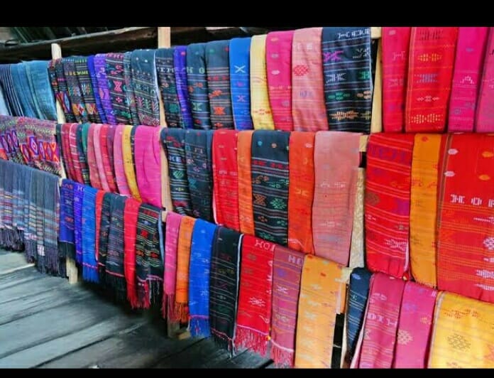ulos kain tradisional batak
