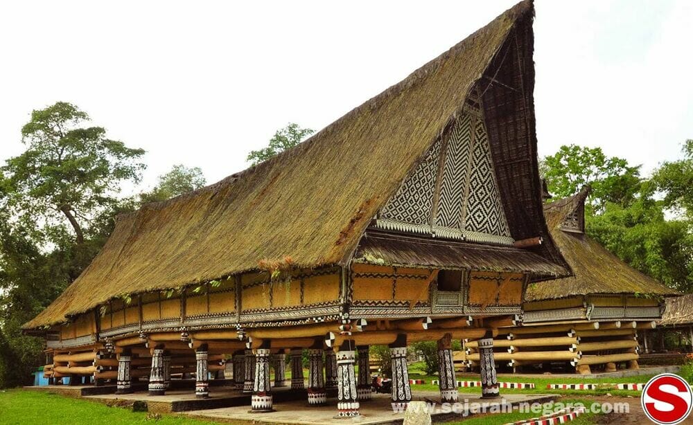 Rumah Adat Sumatera Utara