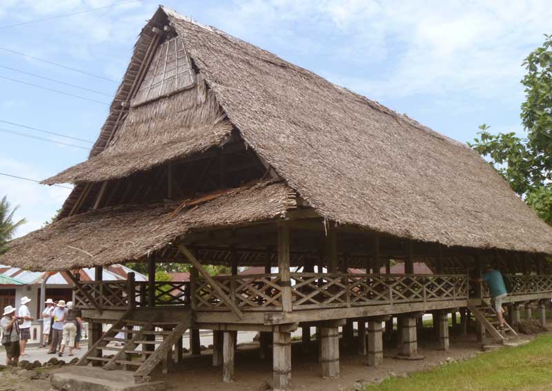 Rumah adat Maluku Klasik