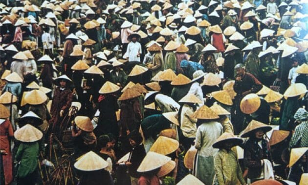 Suasana Pasar di Kota Hue Vietnam