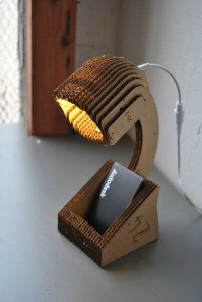 Lampu Belajar dari Kardus Bekas Lampu Belajar dari Kardus Bekas