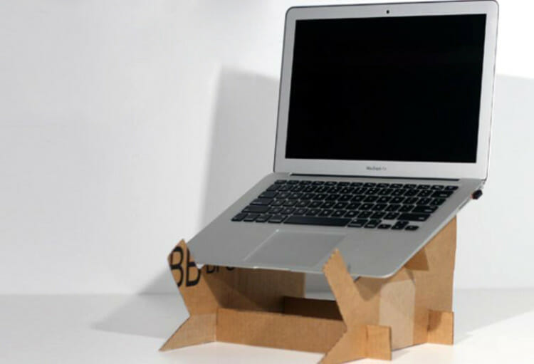 Laptop Stand dari Kardus Bekas Laptop Stand dari Kardus Bekas
